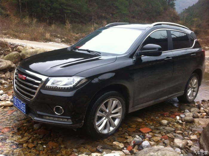 建议你装个套色,我现在纯黑有点后悔了