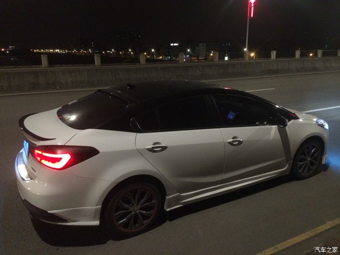 【图】车顶贴膜作业,是不是太拉风了?_起亚k3/k3s论坛_汽车之家论坛