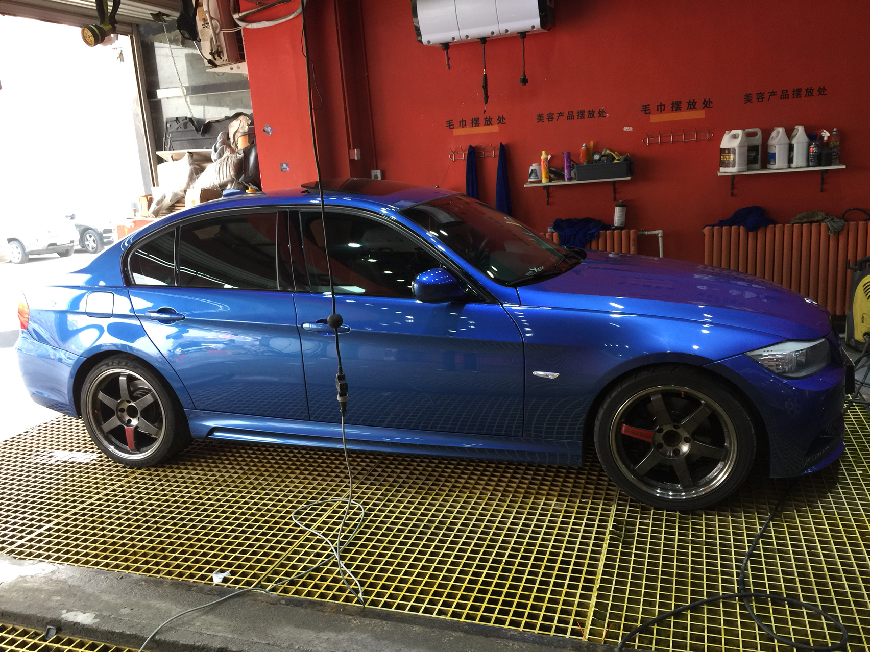 【剧透】e90lci全车喷漆改色蒙特卡洛蓝