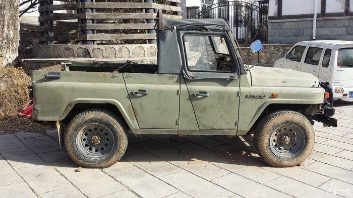 jeep复古老爷车掉渣渣