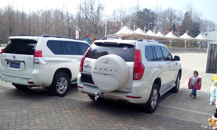 大九和普拉多的外观比较景区偶遇没别的意识