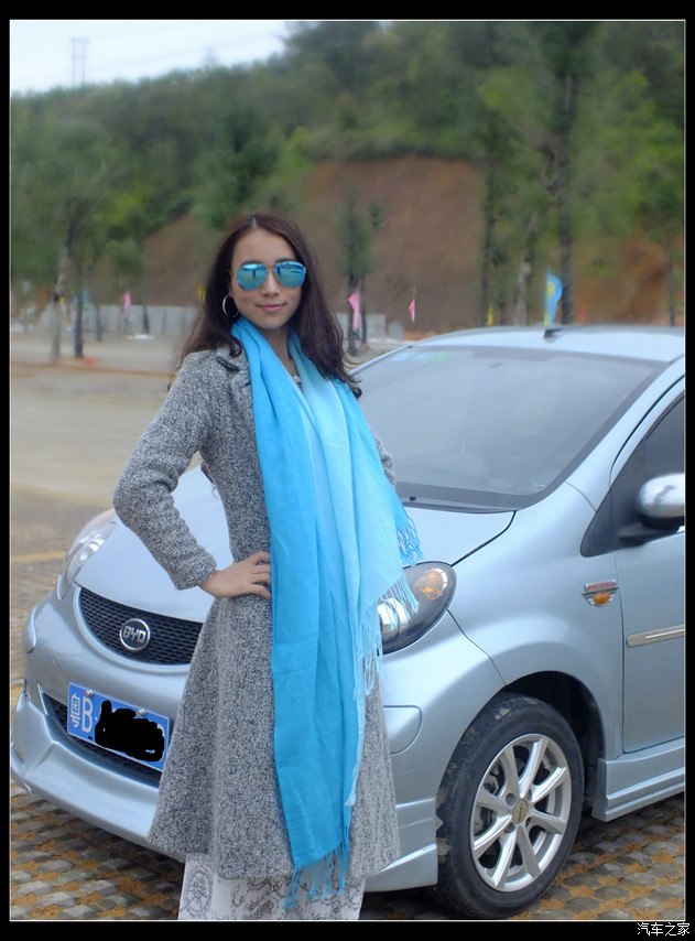 美女自驾游广东梅州梯田油菜花明代土楼花萼楼