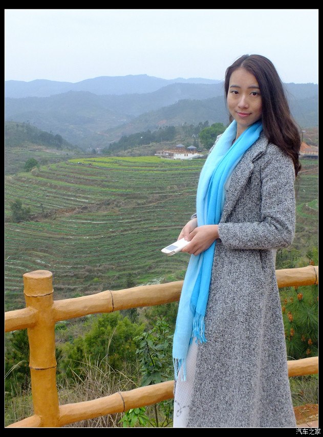 美女自驾游广东梅州梯田油菜花明代土楼花萼楼