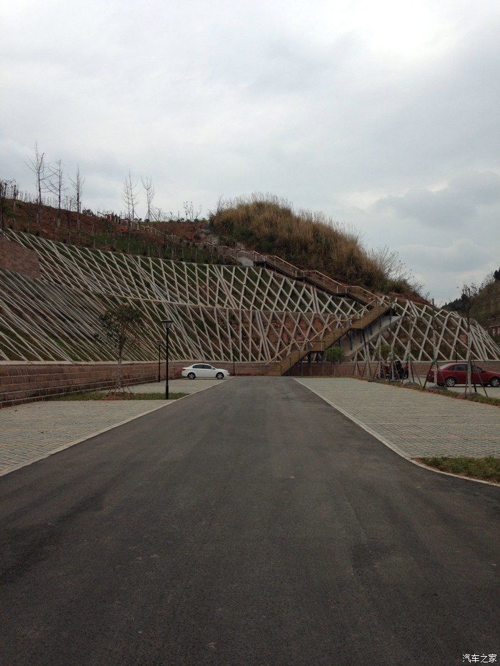 三岔湖主坝观景台