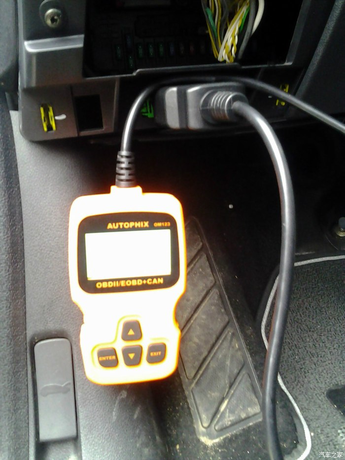 最近败了一个很简单的obd检测仪