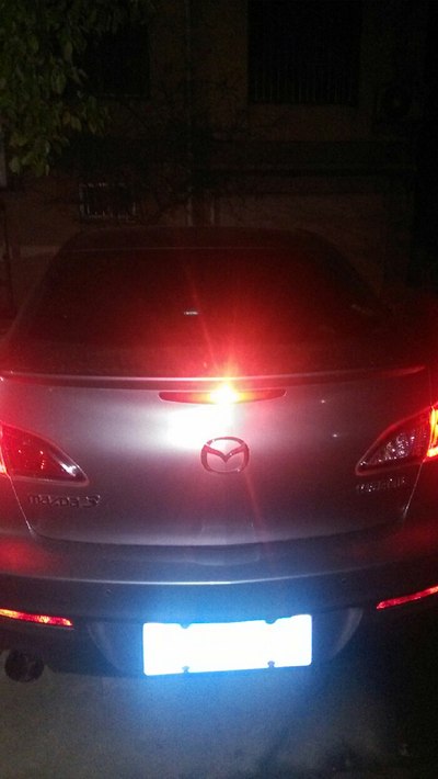 求高手进,高位刹车灯