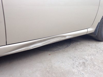 右裙侧底部挂凹进去了_荣威350论坛_手机汽车之家