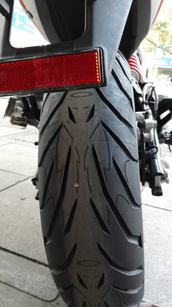 (补发轮胎档显图)只等了一个星期的2015款高配黄龙300提车