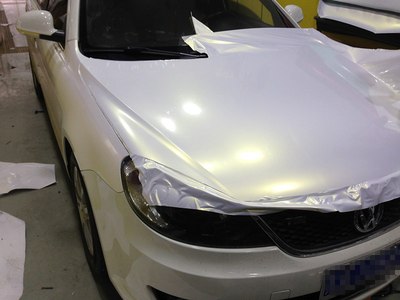 跟了3年多的小狼 漆面都发黄了 改个色 焕然一新 白色变色龙哦