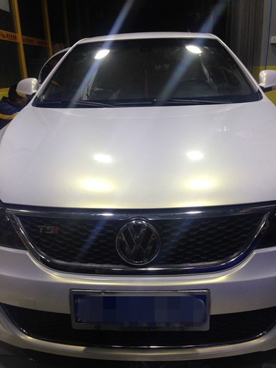 跟了3年多的小狼 漆面都发黄了 改个色 焕然一新 白色变色龙哦