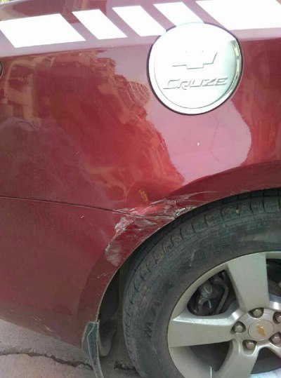 车借给同事,时隔一天又把我的车撞了。