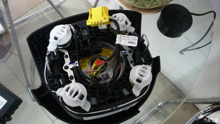 【图】14款sportback进取a3原厂四幅盘加装多功能按键作业~~~_奥迪a3