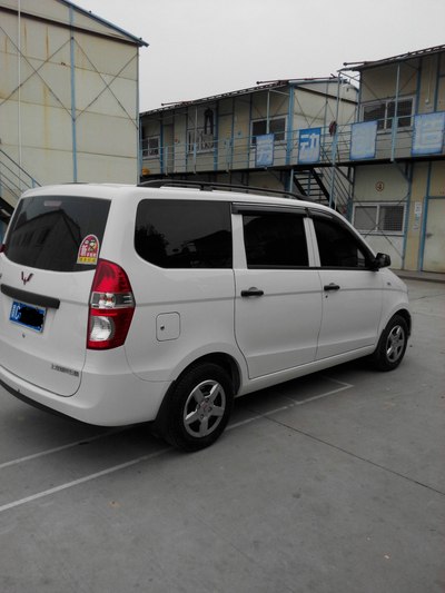 2014五菱宏光1.2e基本型提车作业!