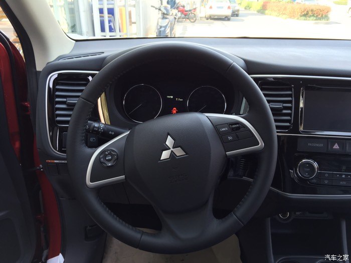 七座甄红限量版首秀内附美图提车作业