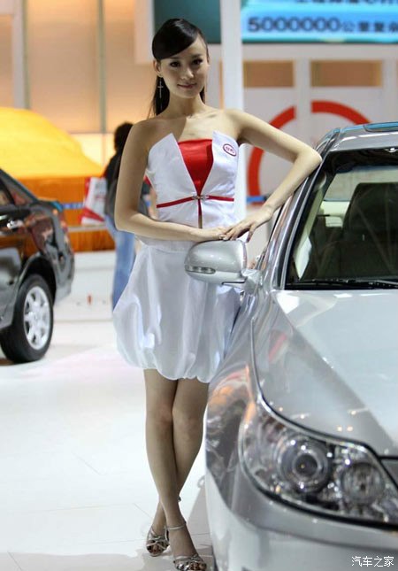 盘点十大极品美女车模你喜欢哪个啊