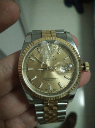 老爸的手表被我摔坏了.