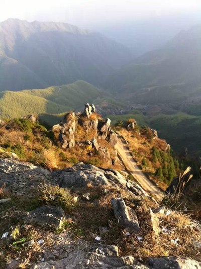 《临海括苍山》小小阳光不能小看它呢,像狼一样的威猛无比