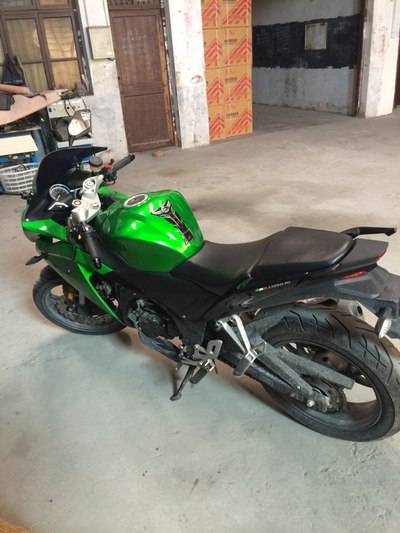 请大家帮我估价嘉爵r15