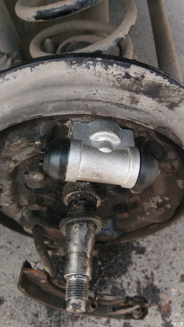 今天自己换后刹车分泵!完工,上图