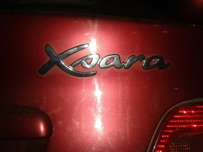 更换原厂citroen车标,上作业