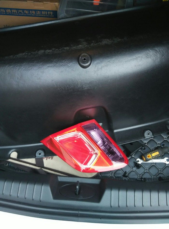 经典科鲁兹改装倒车灯
