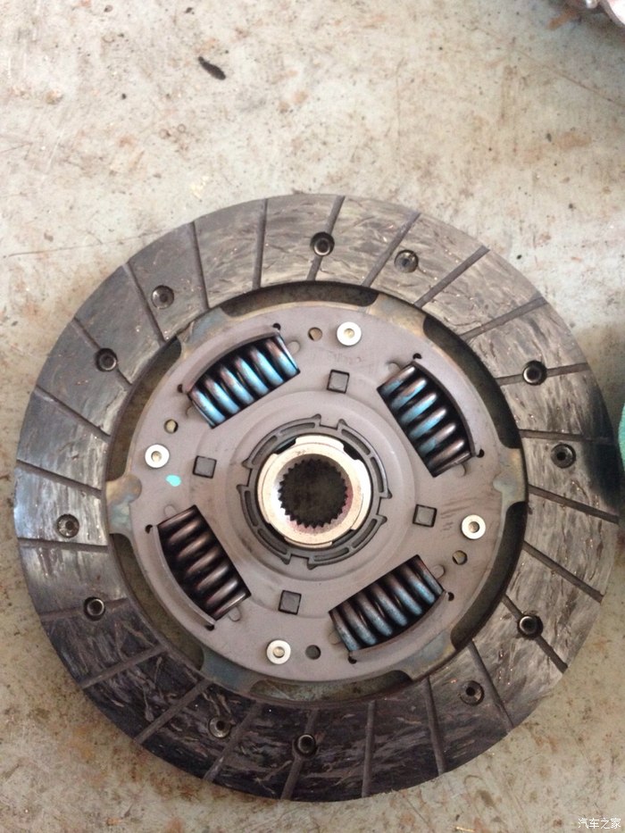 轩逸经典8000公里烧离合器片不保修,求维权!