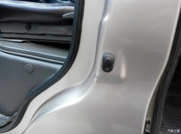 自己改的门碰开关!开门阅读灯亮!很实用!