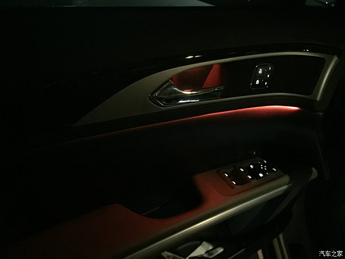 【图】【十周年】白色小肯肯,mkz尊耀,夜间灯光照_林肯mkz论坛_汽车之