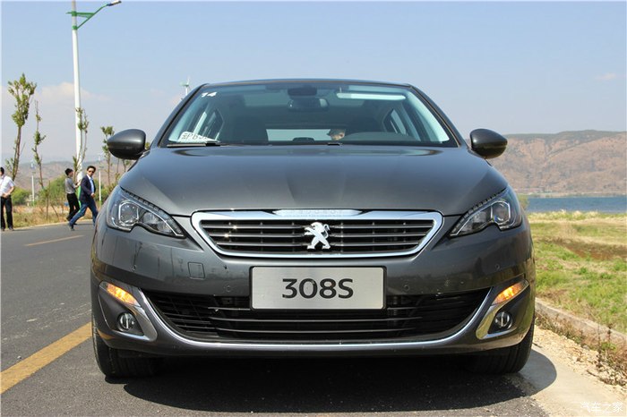 丽江艳遇小钢炮试驾东风标致308s16thp