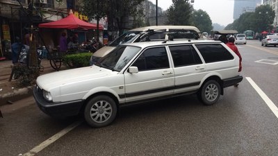 我的白色桑塔纳旅行车