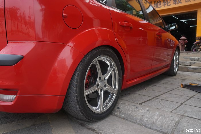 升级18寸轮毂轮胎,装车效果图2015041102_装饰改装论坛_汽车之家论坛