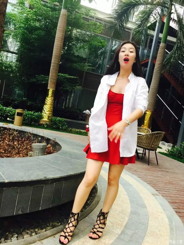 晒大小俩宝媳妇亲情出镜