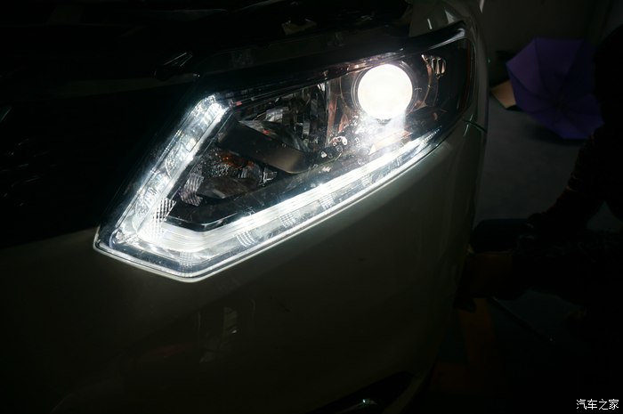 论坛最详细奇骏改车灯加骚b行车灯和雾灯