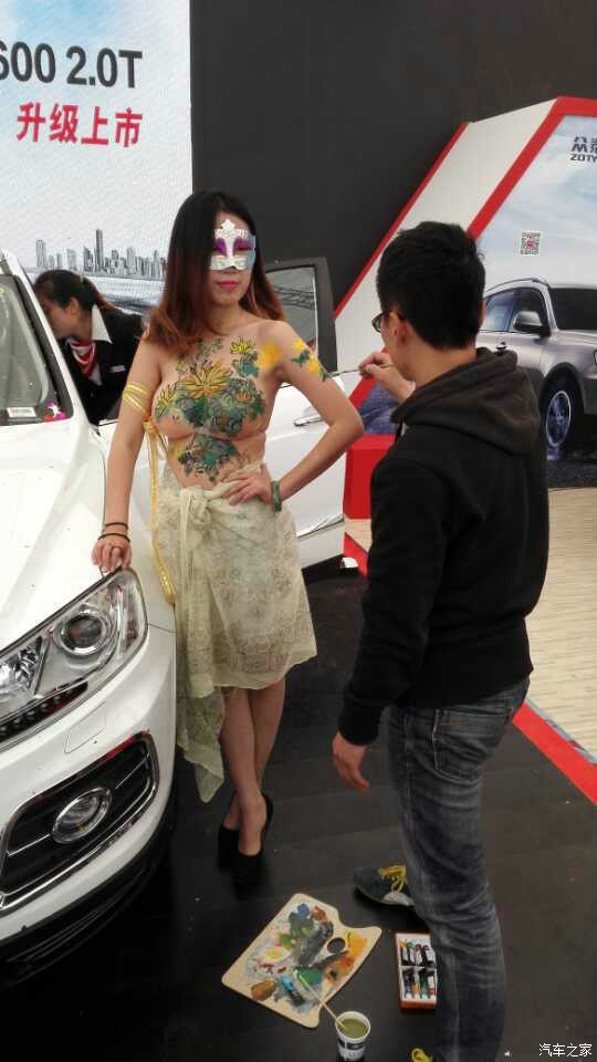 车展人体彩绘!惊呆了