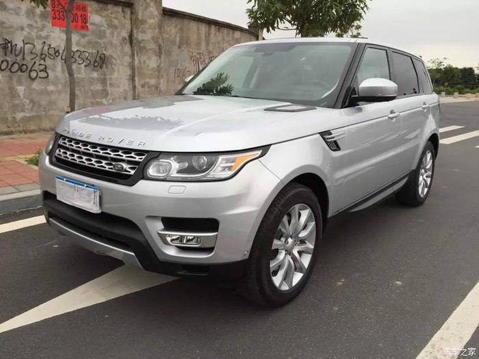 14路虎揽胜运动版30t银色