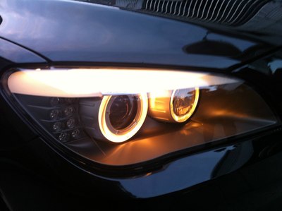 夜间天使眼效果,可惜不是最新的白色,也不是新款740li豪华的全led