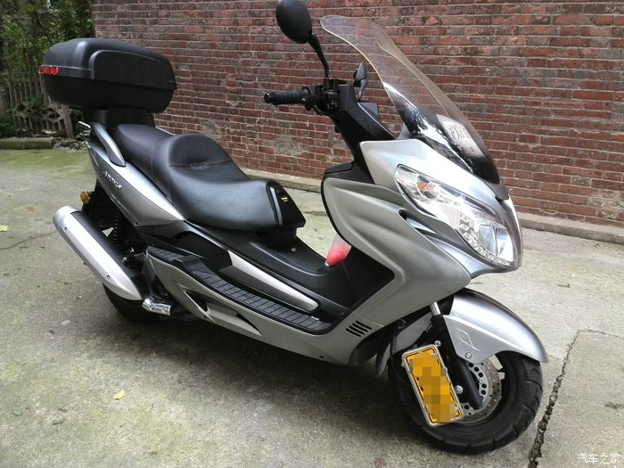 现在上班代步摩托 日雅安东尼斯150t gy6 150cc 目前8000公里 去苏州