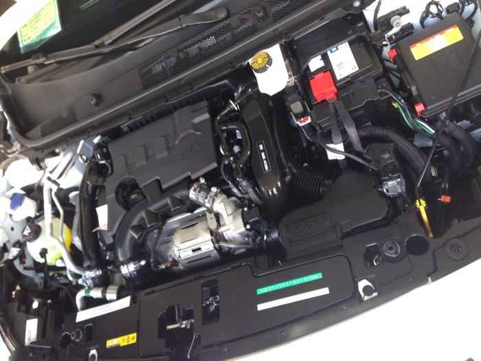 【图】今天洗了发动机舱…好开心_标致408论坛_汽车之家论坛