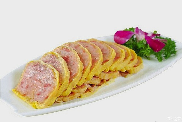 史家的热切丸子非常出名,看着酷似鸡蛋卷,其肉香扑鼻,尝一口也是口感