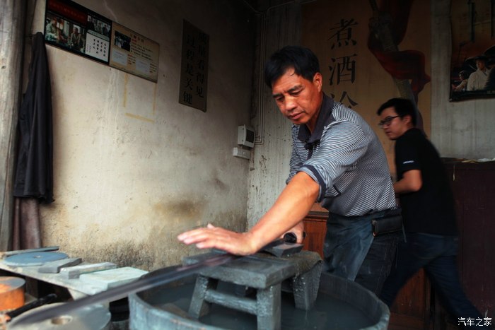 磨剑,也是很重要的环节.相信很多人都听说过十年磨一剑吧!