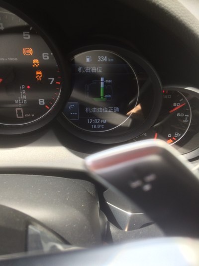新车机油油位正常吗