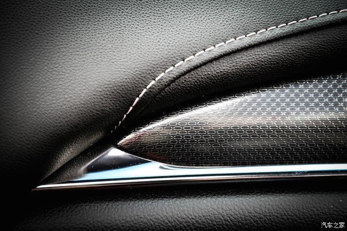 8500km用车感受alcantara麂皮包裹媳妇当车模创坛内顶级贴