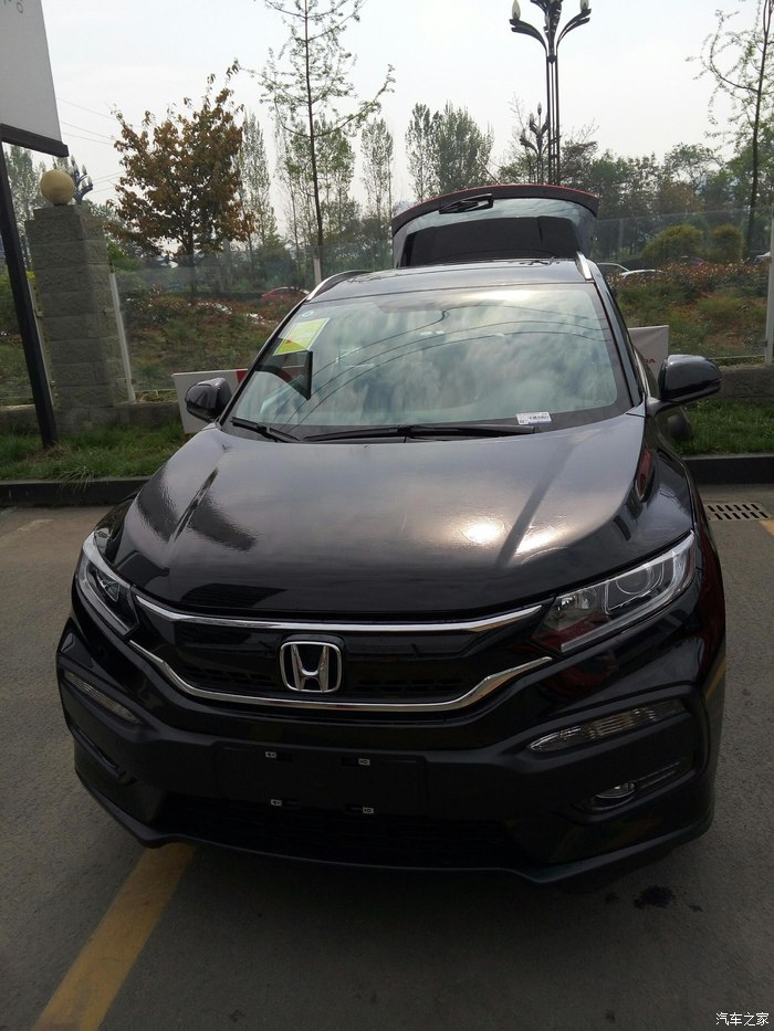 1063 | 回复: 10 本田xr-v论坛 各位大神,请问有没黑色xrv的前脸 侧面