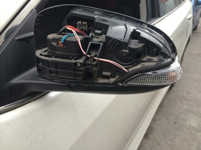 自己动手丰衣足食(凯美瑞2.0s)更换转向灯