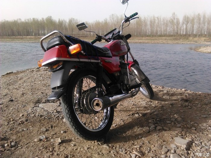 我现在骑的是2000年一月生产的五羊款嘉陵125,现已改为145排量.