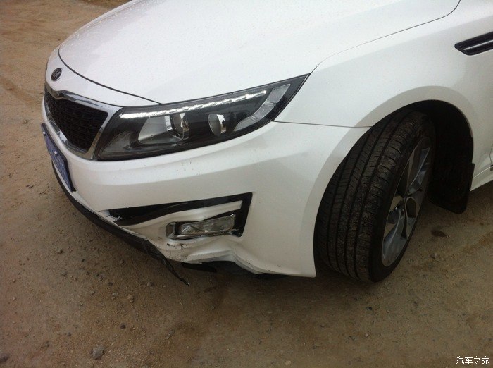 【图】新提的k5不到一个月被撞成这样子,我只能说心痛_起亚k5论坛