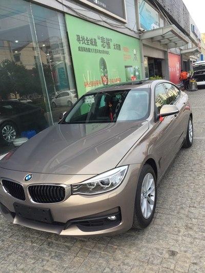 跟香槟金有什么不同?我们这马上到岗个沙粒黄的,问我要不