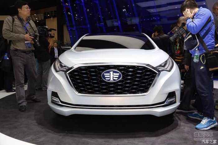 一汽奔腾新车奔腾tt