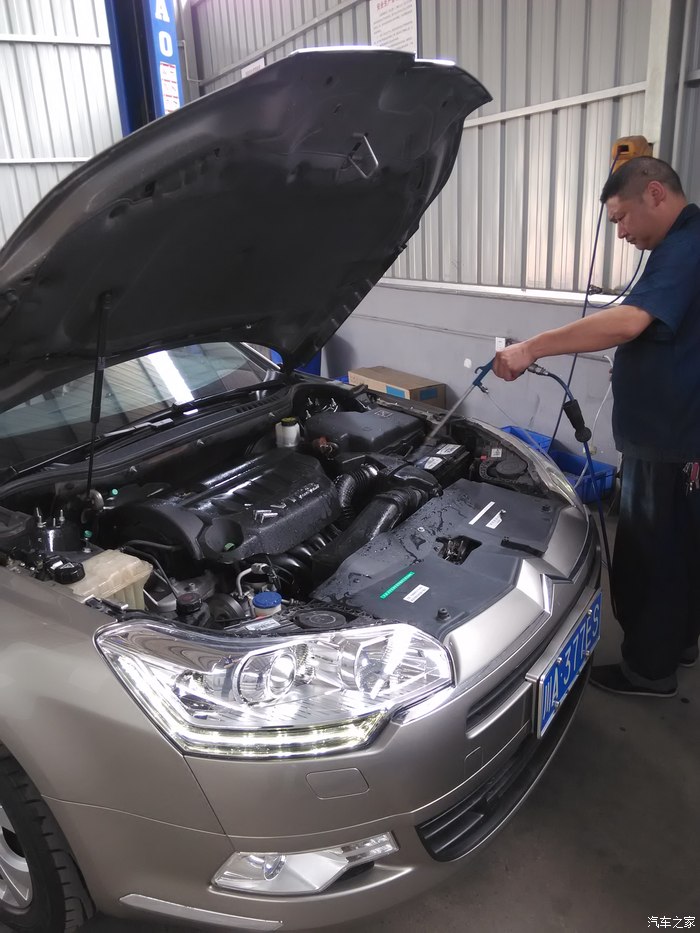 更换机油作业,为大家提供参考