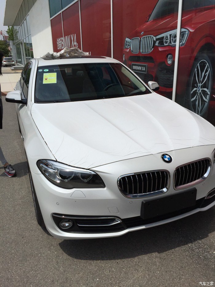 武汉新华锦绣一辆白色525新车未上牌是哪位车友的啊